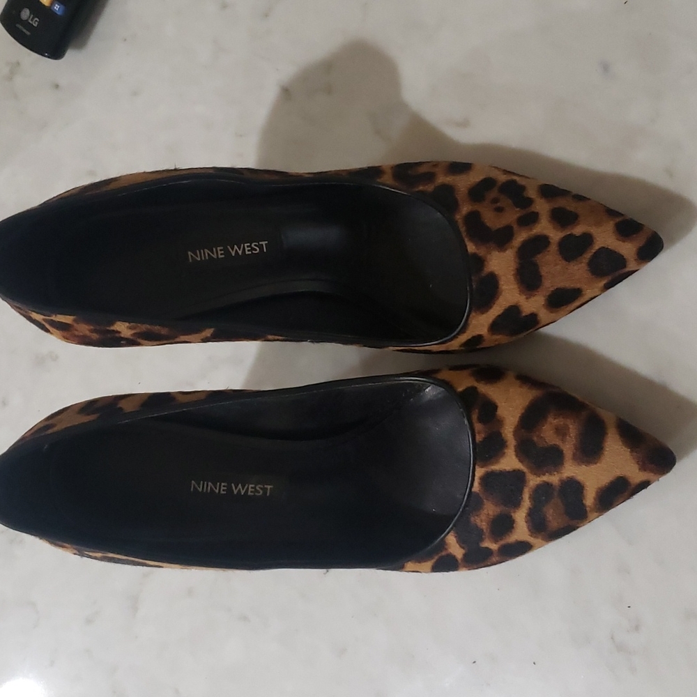 Nine awest leopard print heels